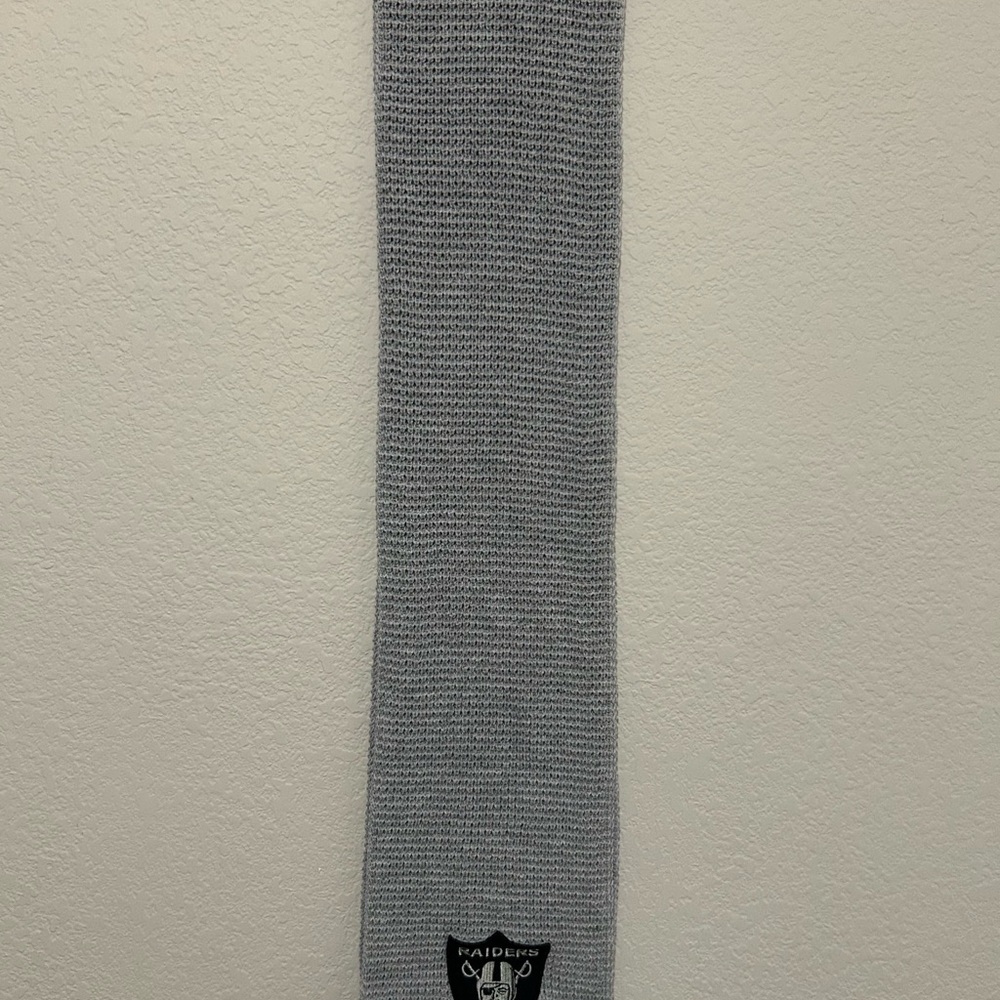 Las Vegas Raiders Knit Scarf – Gray – NFL Licensed – Little Earth